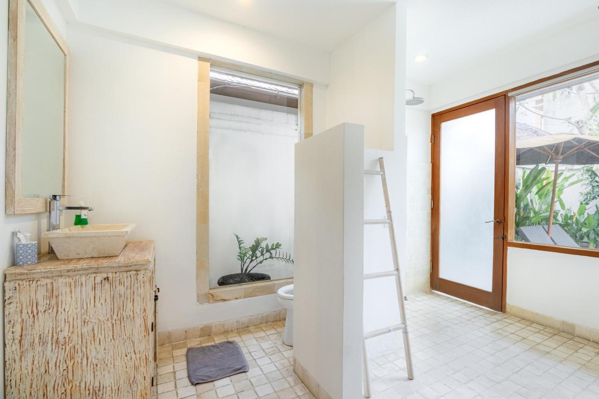 Two Lizards Beach Villas Sanur Exterior foto